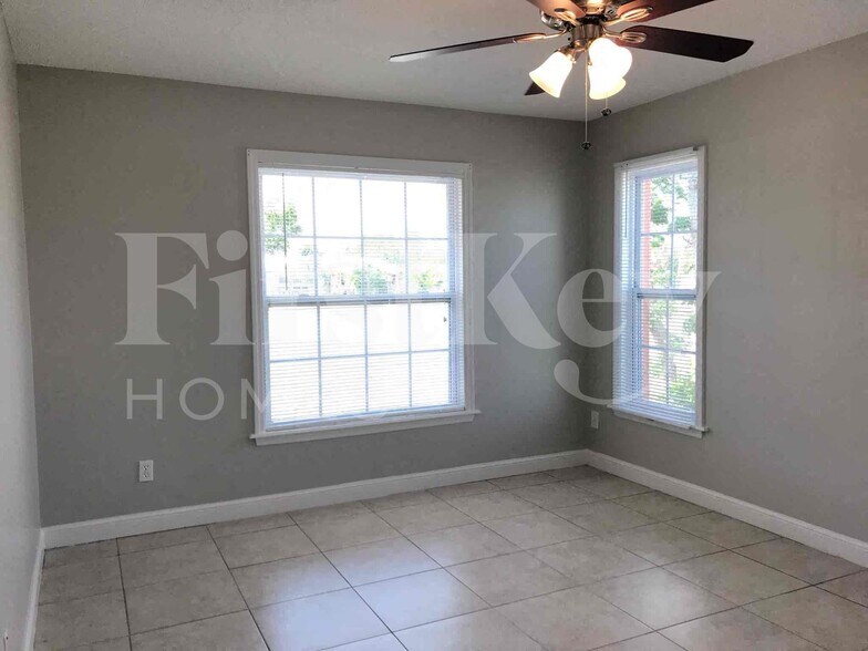 Building Photo - 112 Stafford Pl