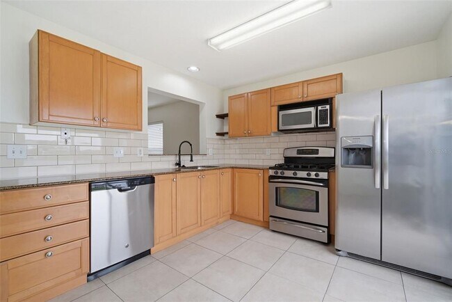 Building Photo - 10604 Lakeside Vista Dr