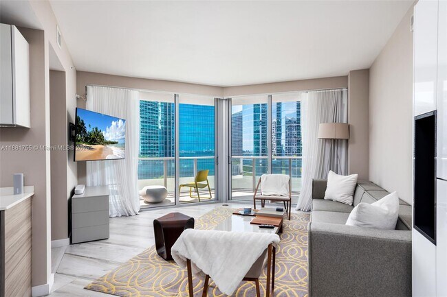 Primary Photo - 1300 Brickell Bay Dr
