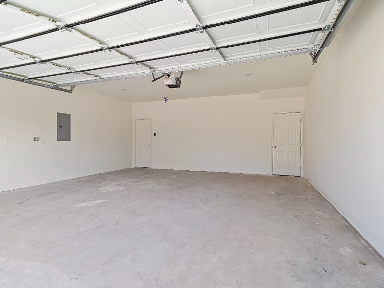 Building Photo - 957 S Amarillo Ave