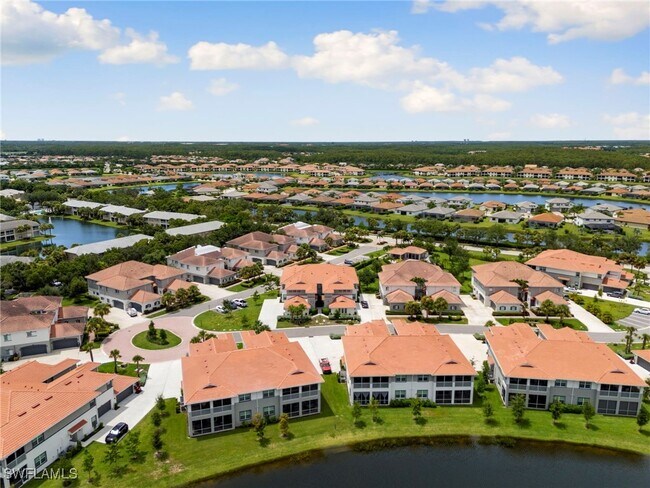 Building Photo - 12050 Santaluz Dr