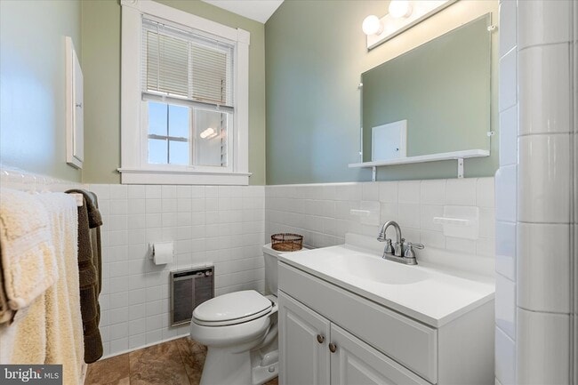 Building Photo - 5452 Middle Rd