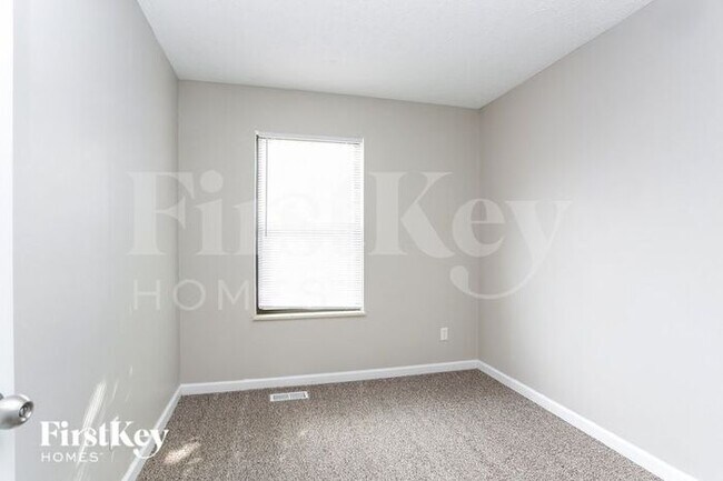 Building Photo - 6976 Finchley Dr