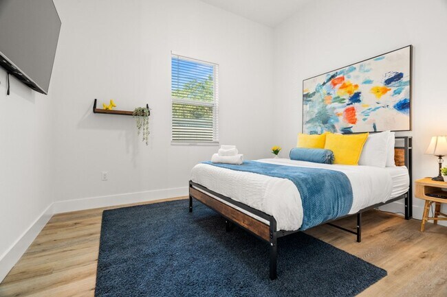 Building Photo - Gorgeous New Constriction House in Tampa - B