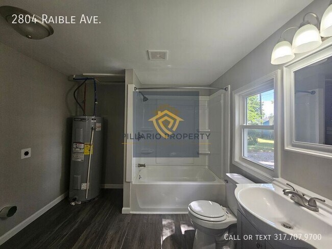 Building Photo - 2804 Raible Ave