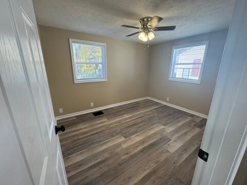 Building Photo - 907 Dover Dr