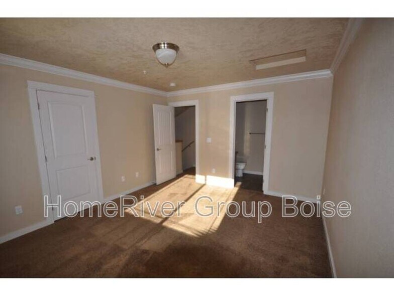 Building Photo - 9251 W Brogan Dr