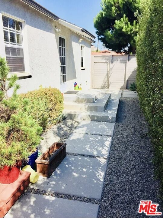 Building Photo - 2329 Clark Ave