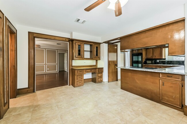 Building Photo - 12910 Ivyforest Dr