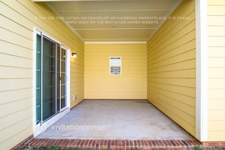 Building Photo - 16141 Spruell St