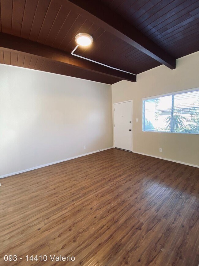 Building Photo - 14410 Valerio St