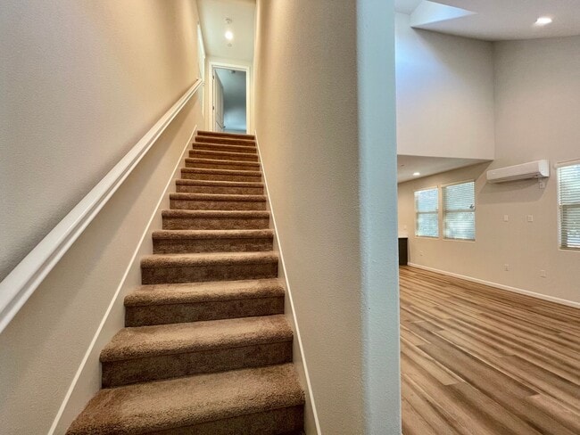 Building Photo - Newer Napa 2 Bedroom 2 Bathroom Condo; Both Bedrooms En-Suite