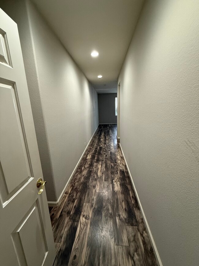 Building Photo - 9644 Crisswell Dr