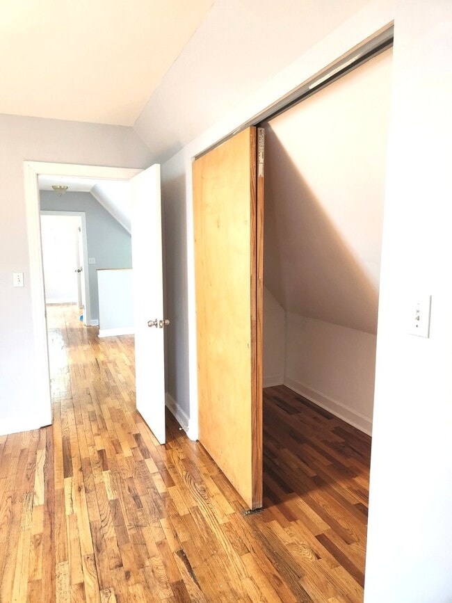Building Photo - 5325 S Honore St