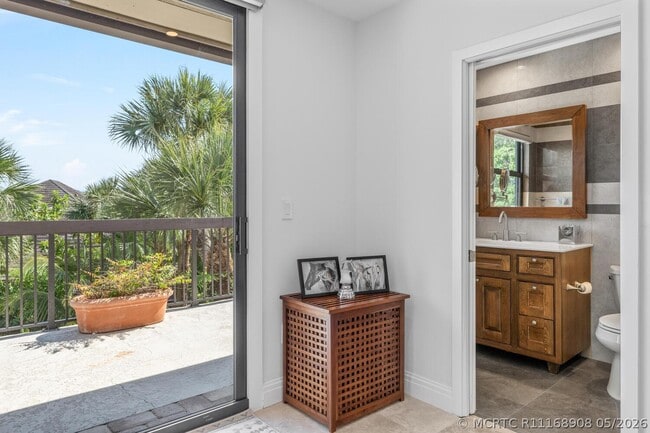 Building Photo - 2785 Polo Island Dr