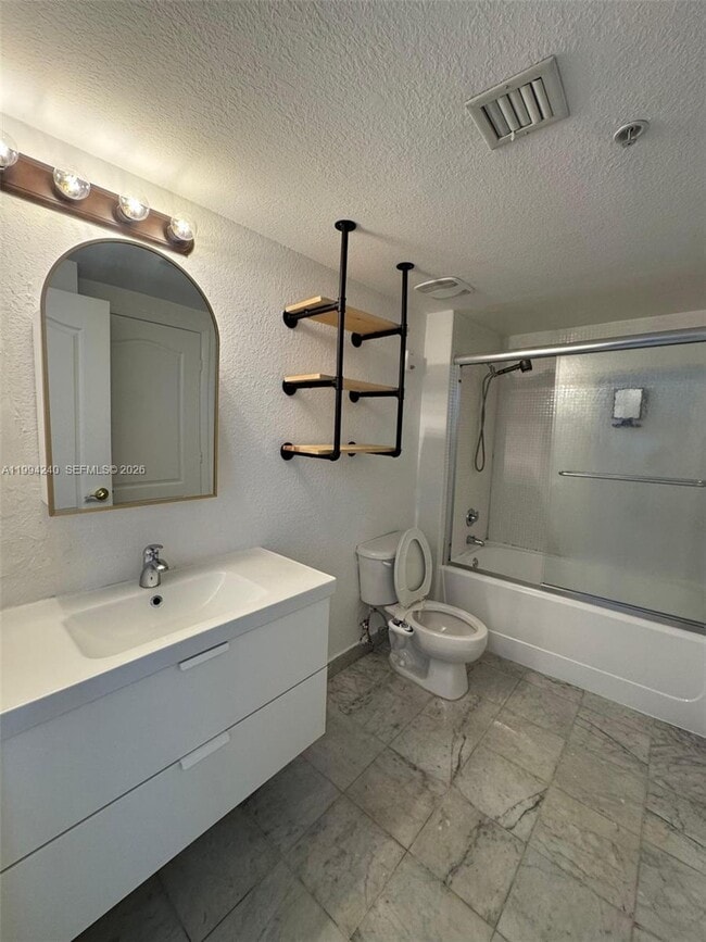 Building Photo - 500 NE 29th St