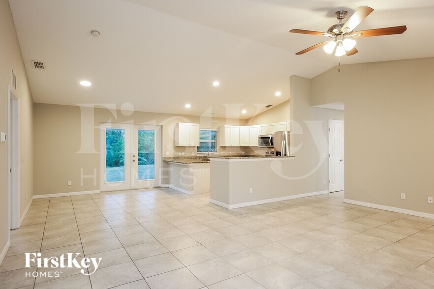 Building Photo - 6193 Seaport St