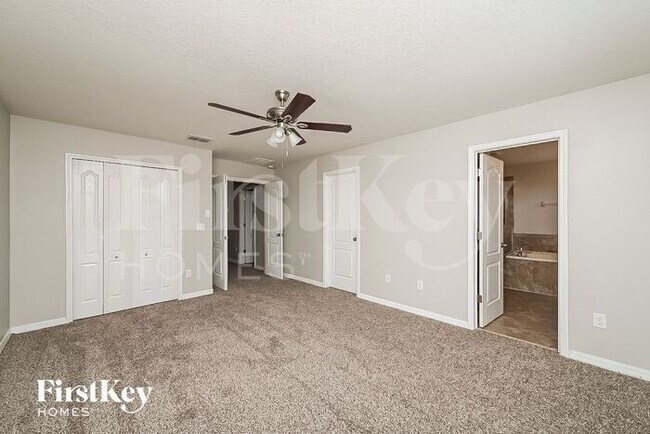 Building Photo - 2704 Garden Falls Dr