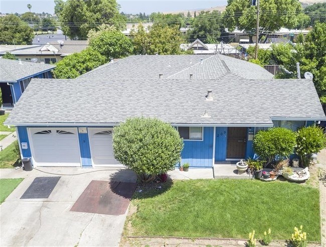 217 219 Roundtable Dr