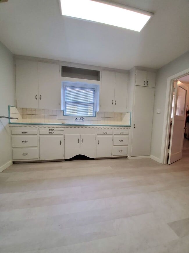 Building Photo - 1241 Perkins Way