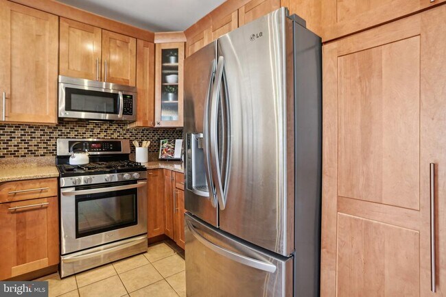 Building Photo - 4691 Longstreet Ln