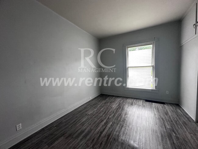 Building Photo - 708 Harmon-
