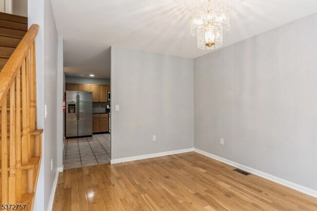 Building Photo - 17 Lackland Ave
