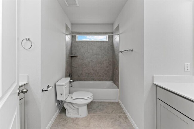 Building Photo - 100 Elm Br Trl