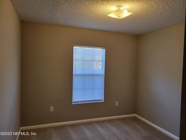 Building Photo - 24 Zoeller Ct