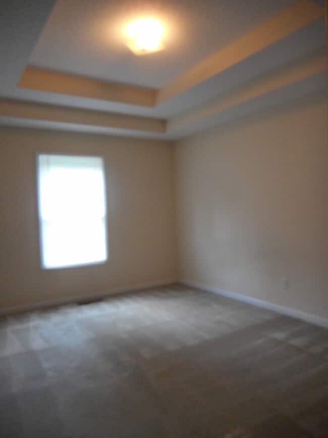 Building Photo - Sweet 4 Bed x 2 Bth (SORRY! NO SECTION 8)