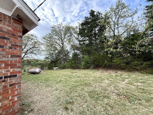 Building Photo - 1125 Easy St