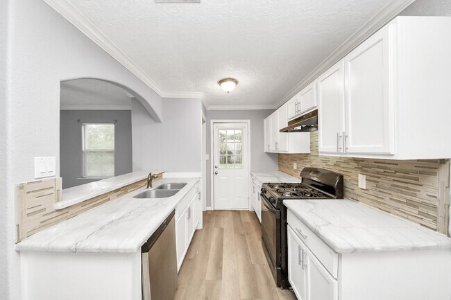 Building Photo - 6817 Anderson St