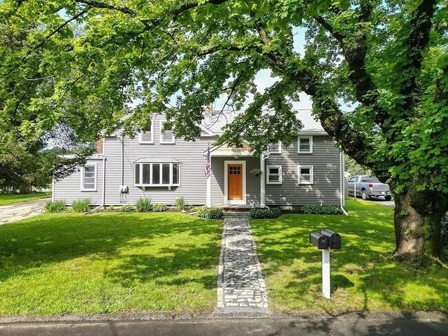 Primary Photo - 37 Wing Ln