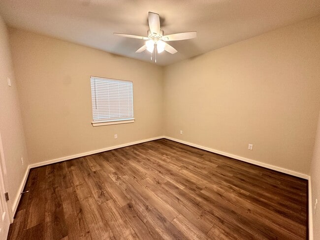 Building Photo - 3 Bed House Close to Historical Downtown Bryan