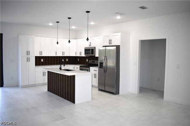 Building Photo - 1006 Hamilton Ave