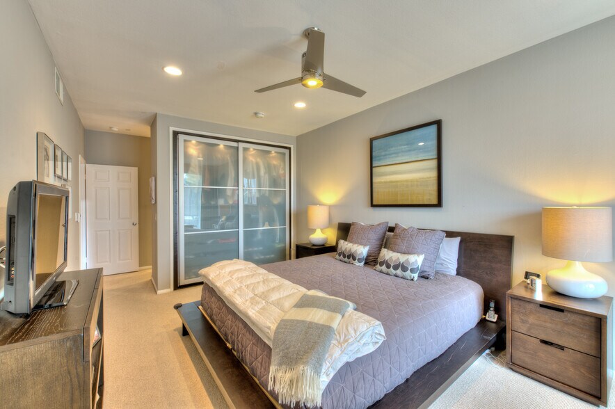 Building Photo - 2663 Centinela Ave