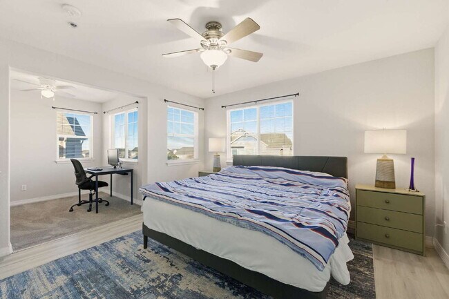 Building Photo - "Spacious 3-Bedroom Haven with 2.5 Baths in Aurora – 1,860 Sq Ft of Comfort and Style!"