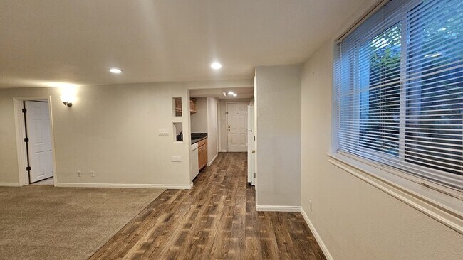 Building Photo - 512 E 5900 S