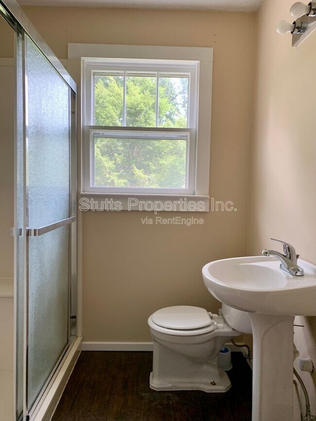 Building Photo - 1611 Southern Blvd