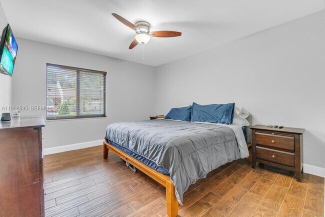 Building Photo - 1499 Yellowthroat St