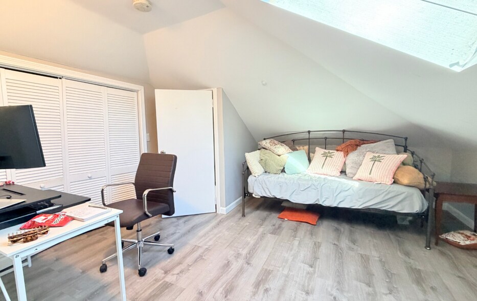 Building Photo - 39 Long Ave