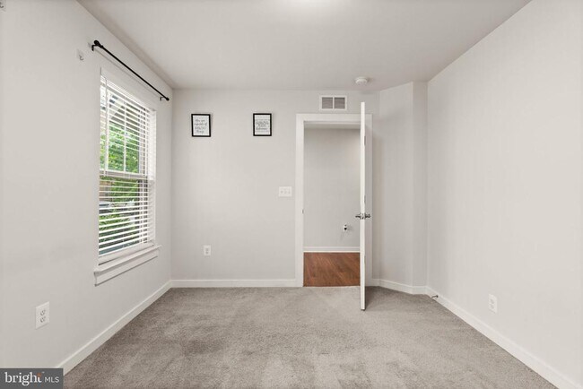 Building Photo - 1109 Madeira Terrace SE