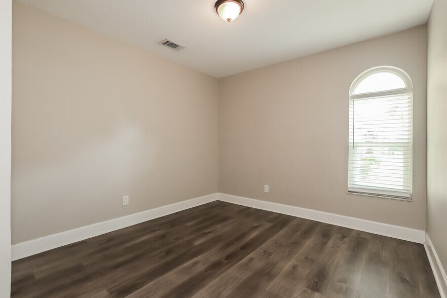 Building Photo - 2117 Intervista Ln