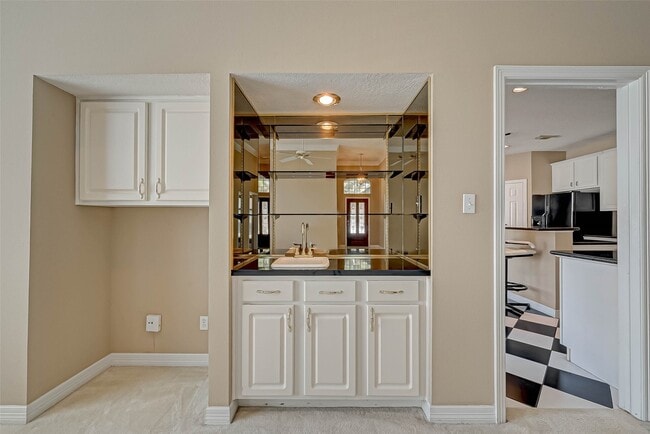 Building Photo - 14303 Reissen Ln