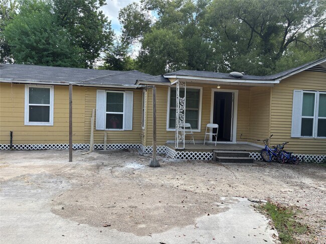 Primary Photo - 13616 Chrisman Rd