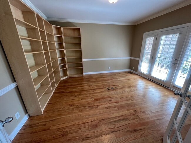 Building Photo - 4 Bed, 3.5 Bath Home w/  3 Car Garage in Williamson Co