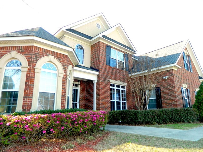 Building Photo - 1101 Brighton Dr