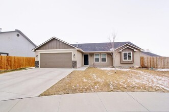 Building Photo - Single-Level Home on Quiet Cul-De-Sac