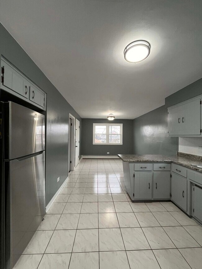 Building Photo - 6138 S Kilpatrick Ave