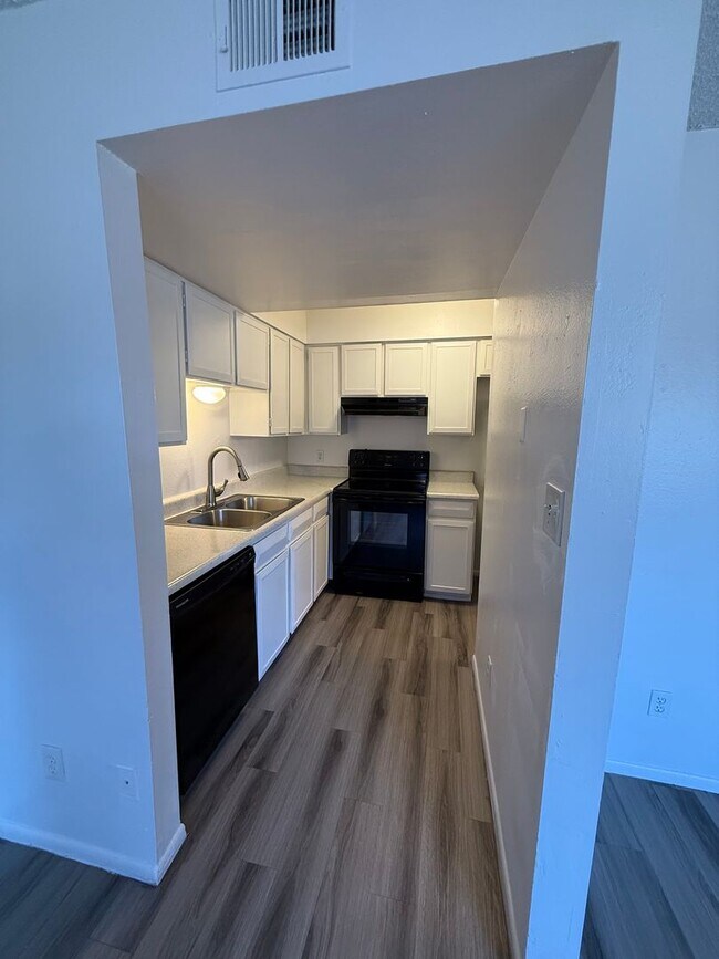 Building Photo - 299.00 move in special